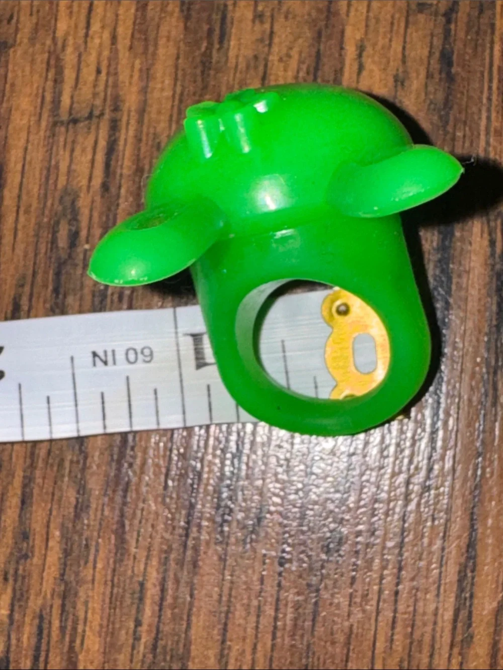 Let’s Rave - Cute Green Bunny Light-Up Squeeze Ring C1.RBk.M